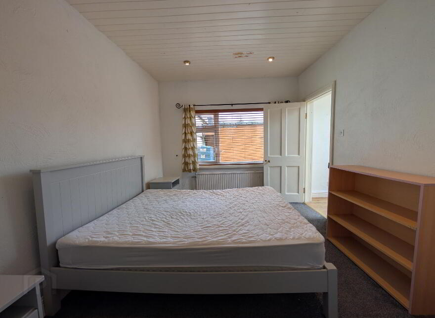 Bridge Street, Swinford, F12FT50
