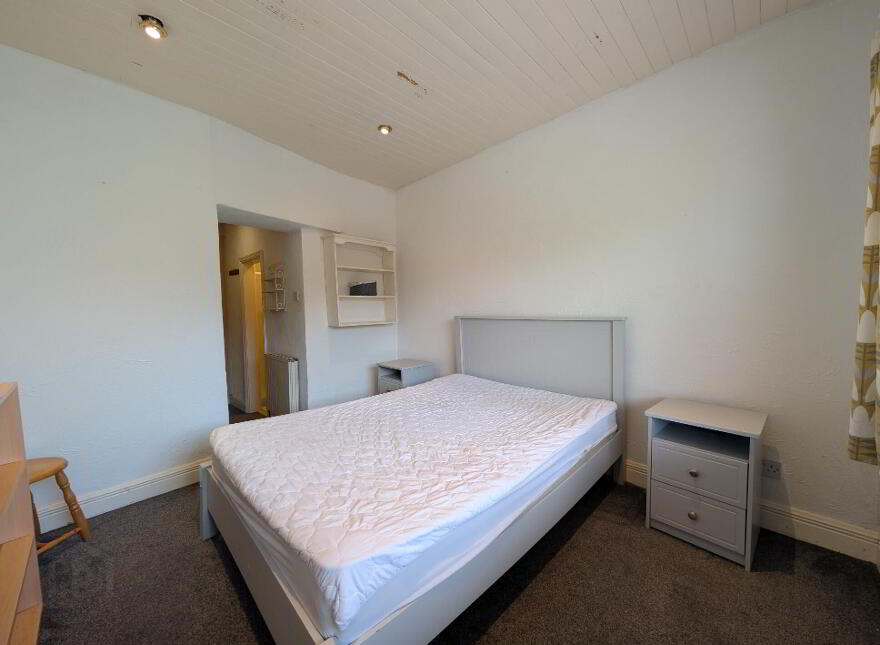 Bridge Street, Swinford, F12FT50