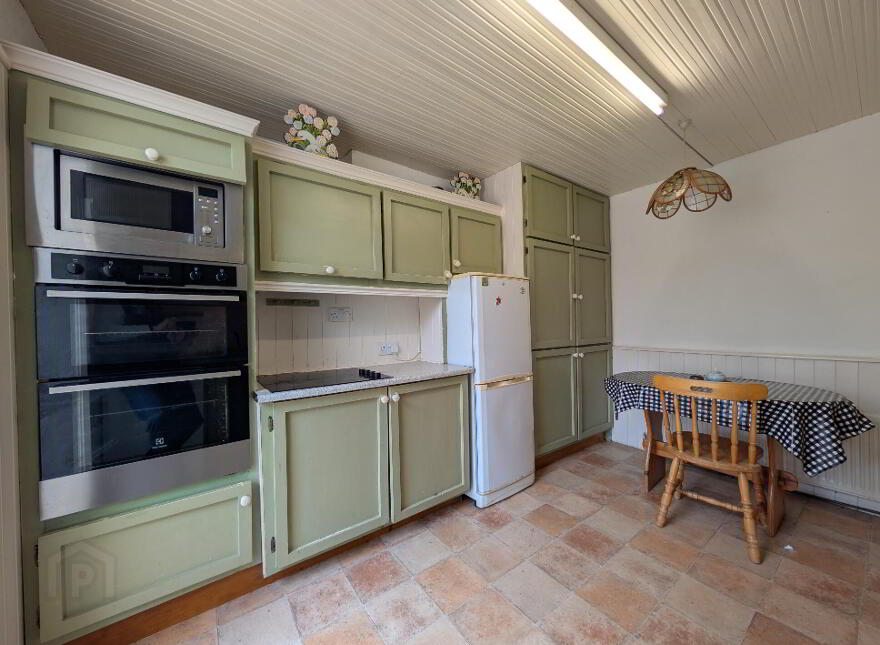 Bridge Street, Swinford, F12FT50
