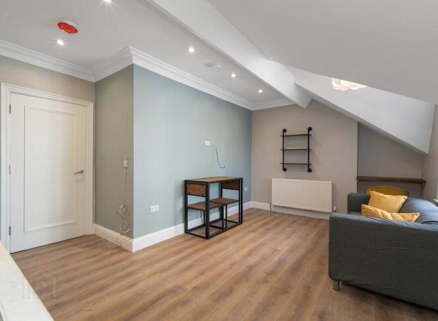 Apt 5, 17 Camden Street, Belfast, BT9 6AT