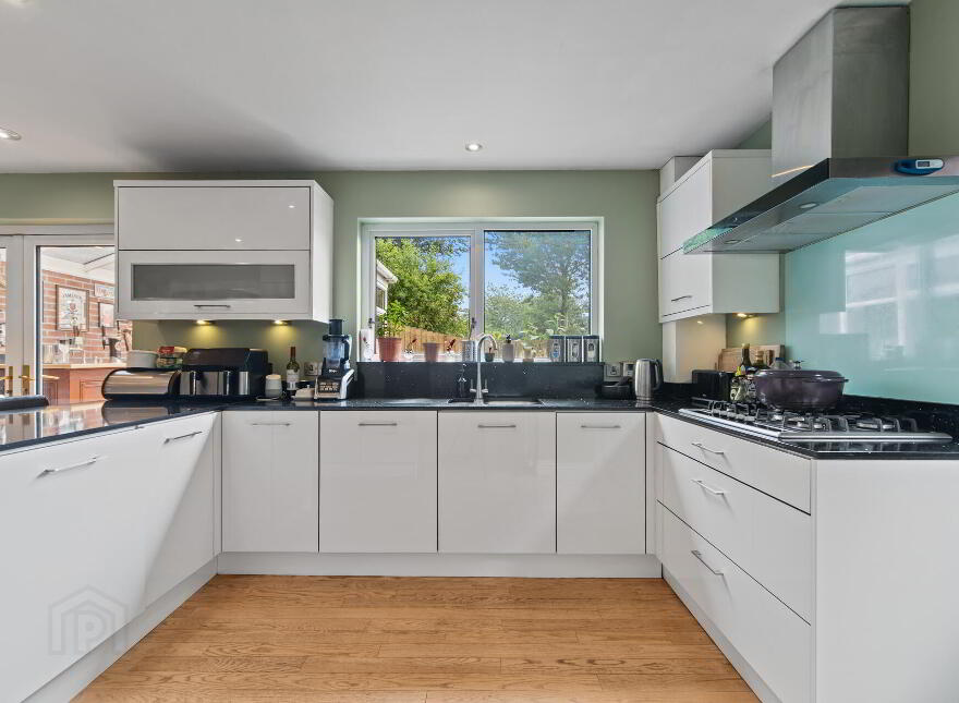 11 St. Ellens, Edenderry, Belfast, BT8 8JN