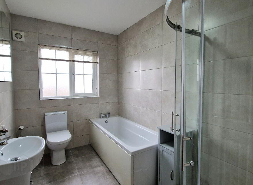 15 Ballyblaugh Meadows, Glen Road, Newry, BT34 1FE