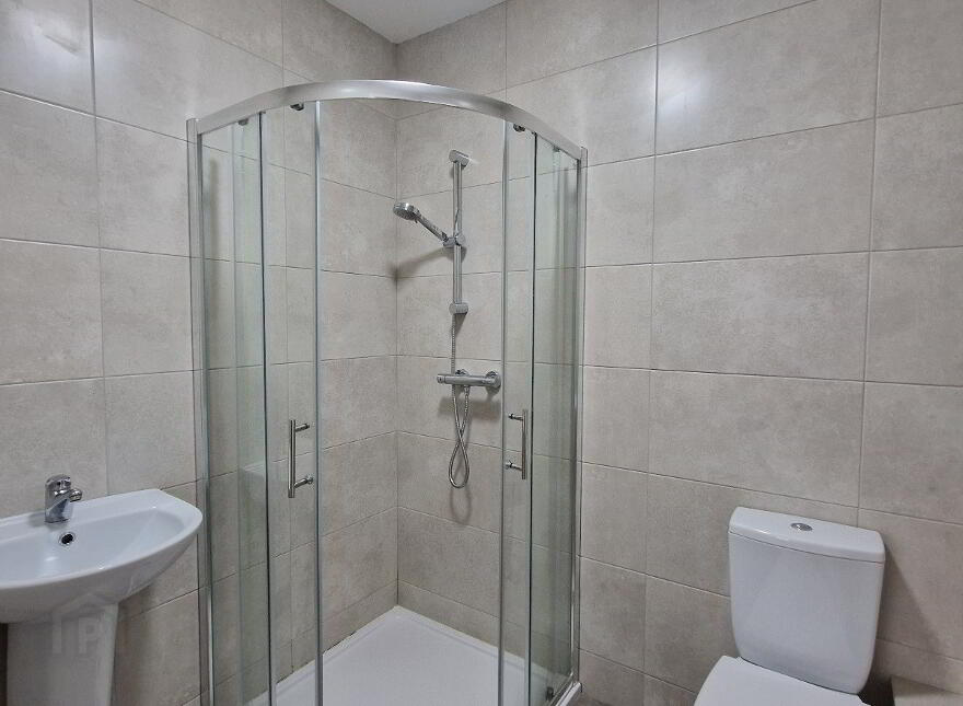15 Ballyblaugh Meadows, Glen Road, Newry, BT34 1FE