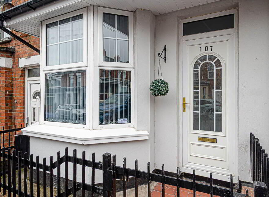 107 Rosebery Road, Ravenhill, Belfast, BT6 8JB
