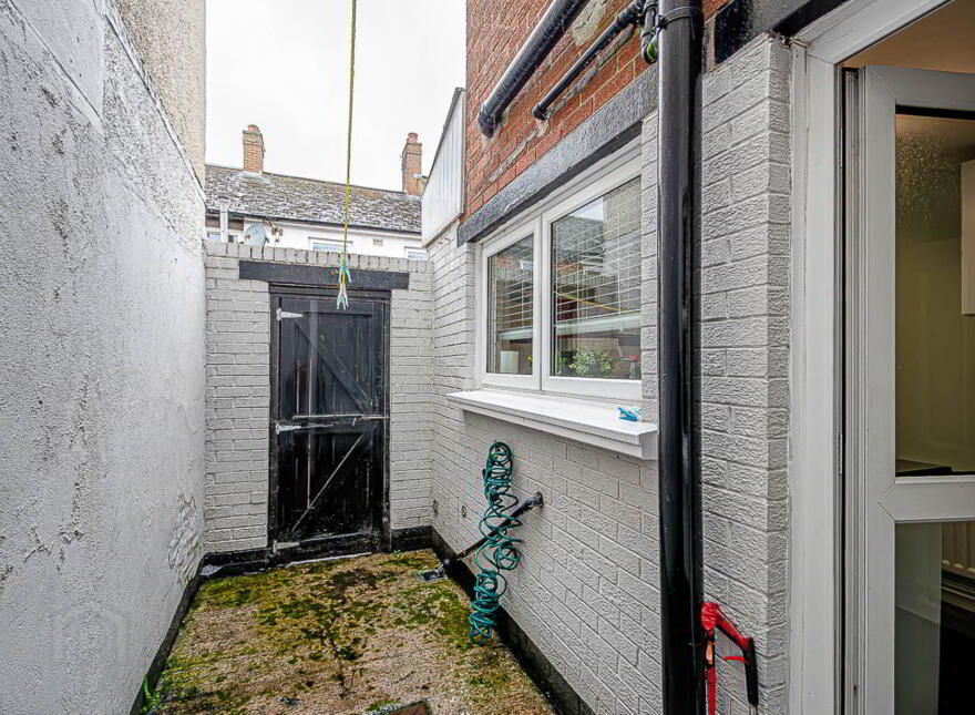 107 Rosebery Road, Ravenhill, Belfast, BT6 8JB