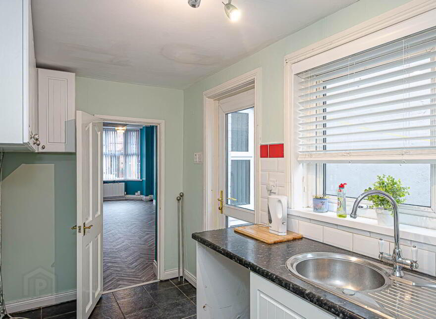107 Rosebery Road, Ravenhill, Belfast, BT6 8JB