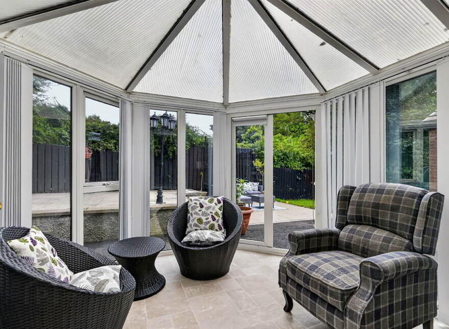 5 Kestrel Grange, Dunmurry, Belfast, BT17 0FF