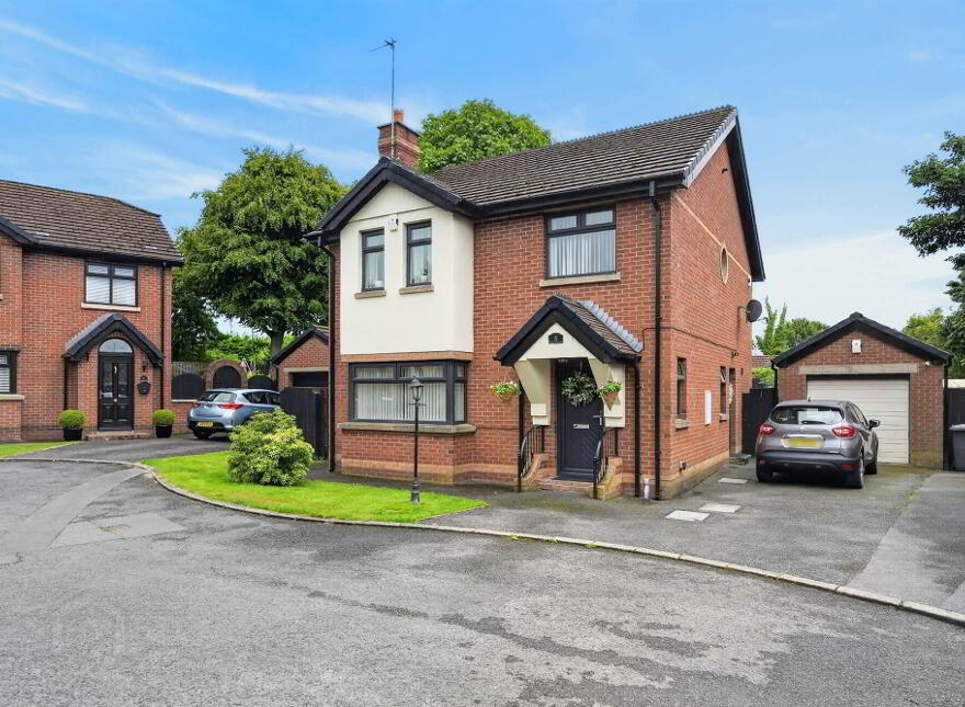 5 Kestrel Grange, Dunmurry, Belfast, BT17 0FF