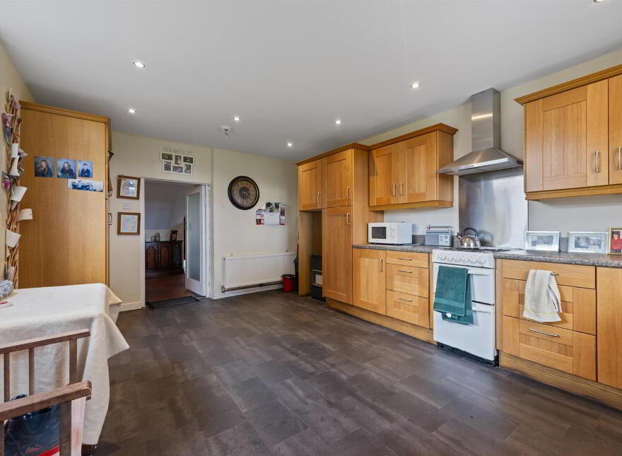 27 Ballyhossett Road, Downpatrick, BT30 7EG