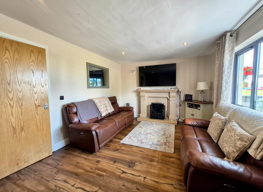 42 Corran Riada, Monksland, Athlone, N37E7K3
