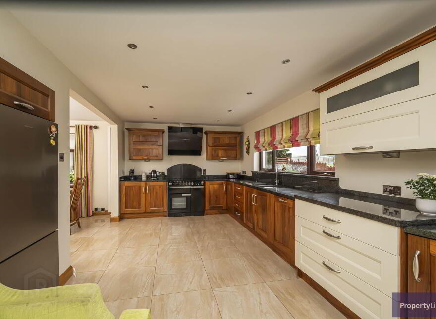 63 Markethill Road, Armagh, BT60 1NX