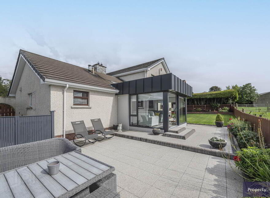 63 Markethill Road, Armagh, BT60 1NX