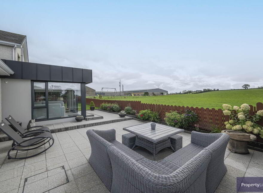 63 Markethill Road, Armagh, BT60 1NX