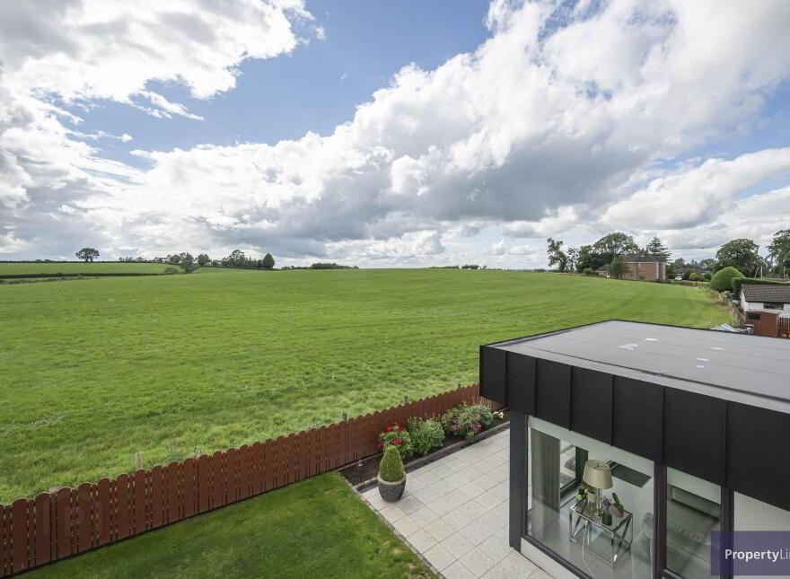 63 Markethill Road, Armagh, BT60 1NX