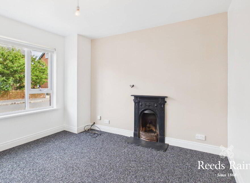 11 Holland Crescent, Belfast, BT5 6EF