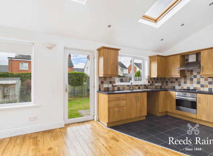 11 Holland Crescent, Belfast, BT5 6EF