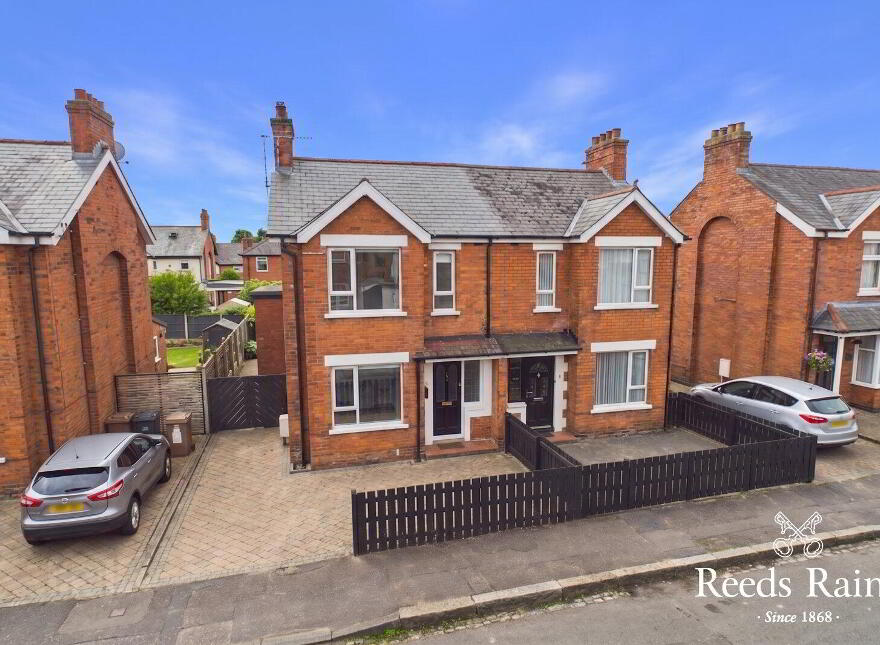 11 Holland Crescent, Belfast, BT5 6EF