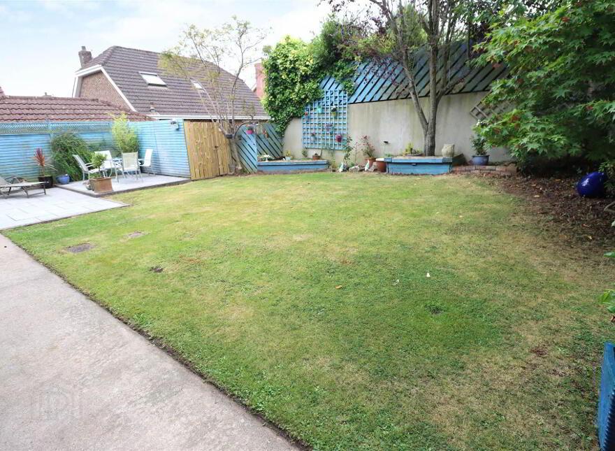 19 Lambert Park, Dundonald, Belfast, BT16 1LG