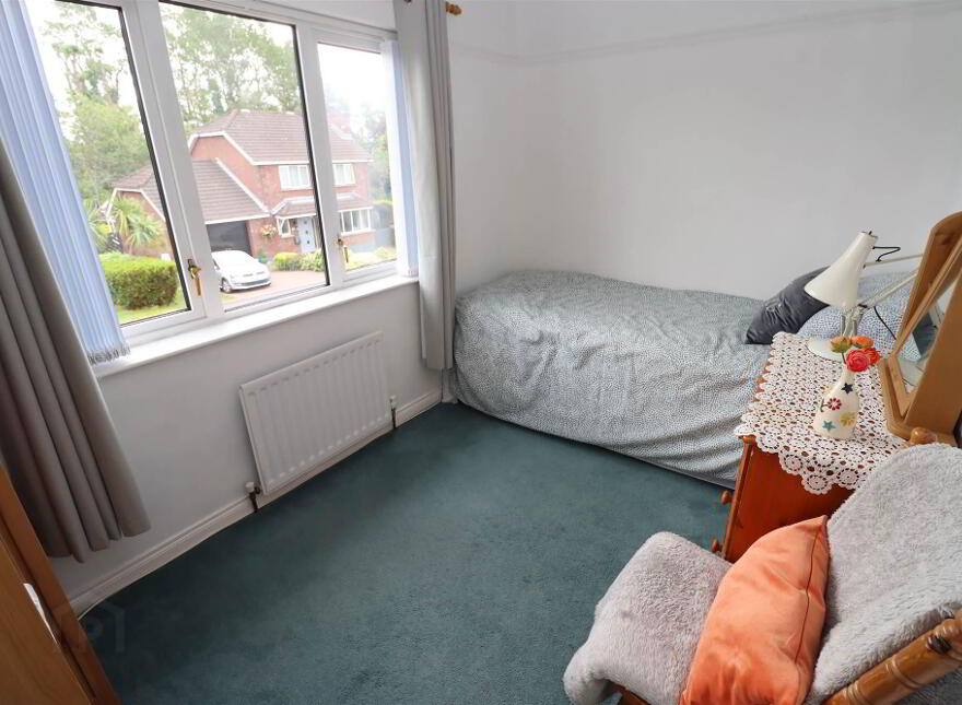 19 Lambert Park, Dundonald, Belfast, BT16 1LG