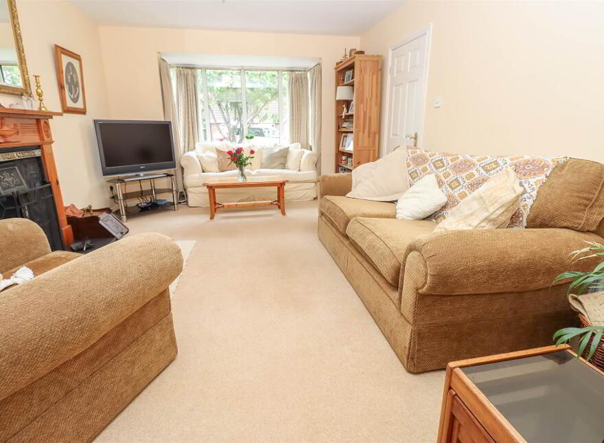 19 Lambert Park, Dundonald, Belfast, BT16 1LG