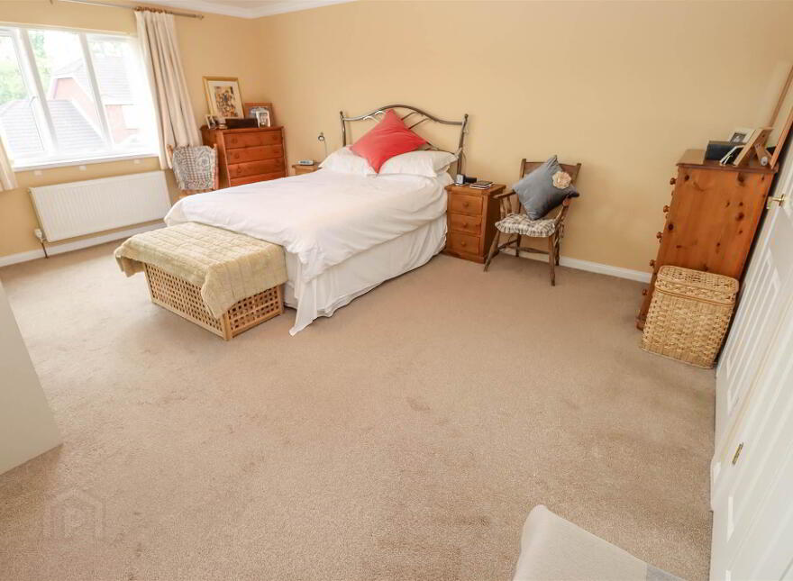 19 Lambert Park, Dundonald, Belfast, BT16 1LG