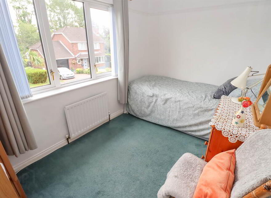 19 Lambert Park, Dundonald, Belfast, BT16 1LG