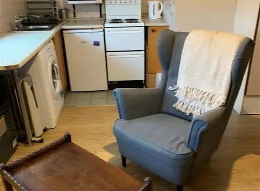 Apartment 2 Blarney Shopping Centre, Starch Hill, T23V594