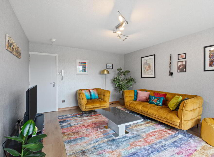 2 St. Helens Court, High Street, Holywood, BT18 9SS