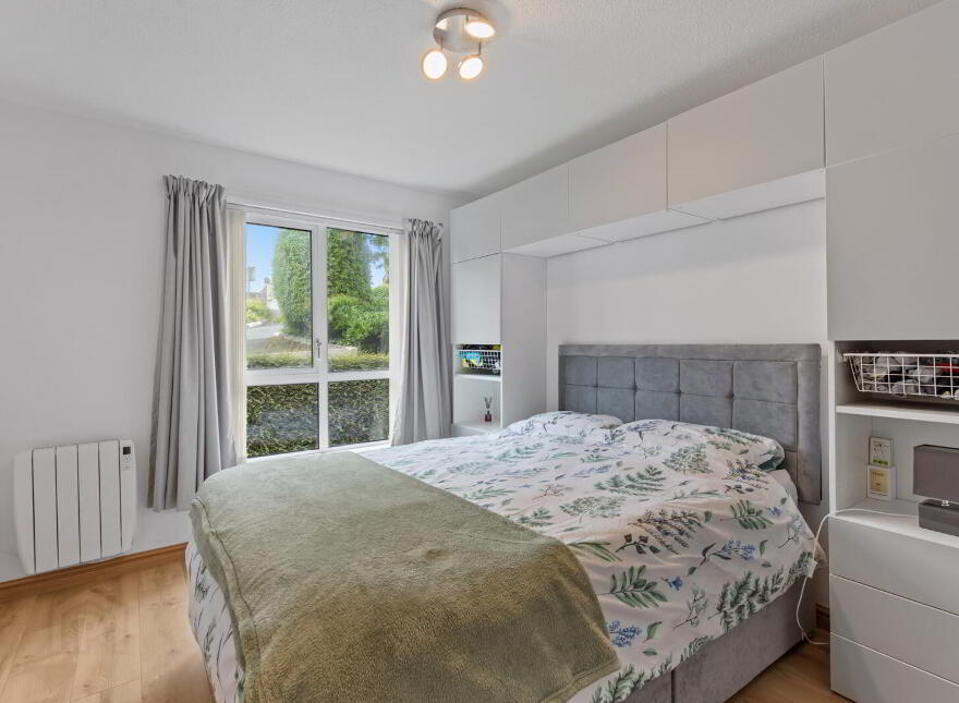 2 St. Helens Court, High Street, Holywood, BT18 9SS