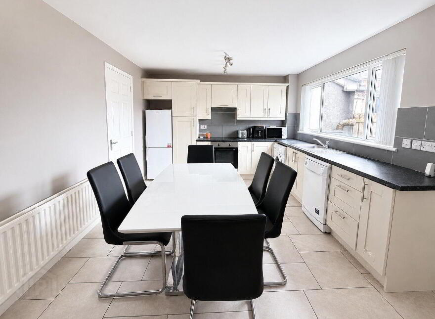25 Iveagh Drive, Banbridge, BT32 3YE