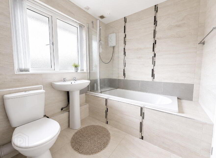 25 Iveagh Drive, Banbridge, BT32 3YE