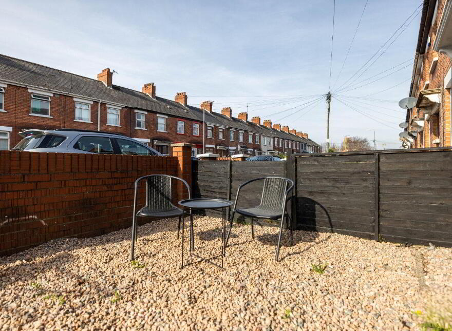 27 Sandbrook Park, Belfast, BT4 1NL