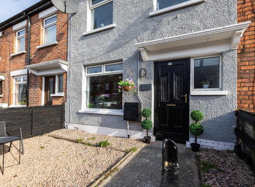 27 Sandbrook Park, Belfast, BT4 1NL
