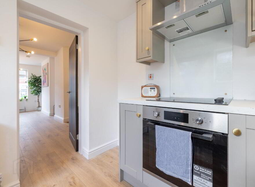 27 Sandbrook Park, Belfast, BT4 1NL