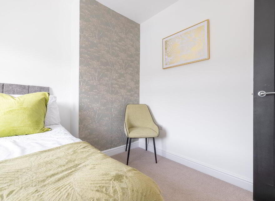 27 Sandbrook Park, Belfast, BT4 1NL