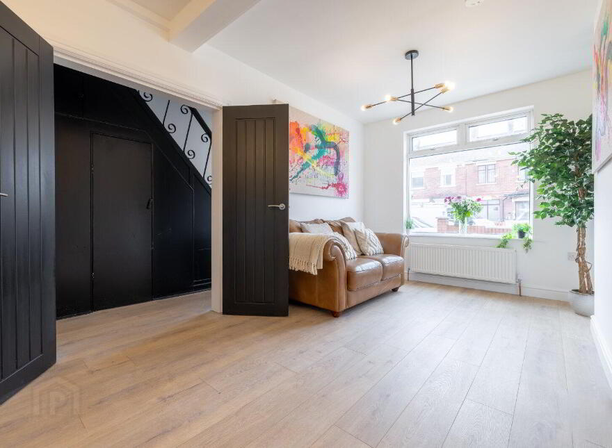 27 Sandbrook Park, Belfast, BT4 1NL