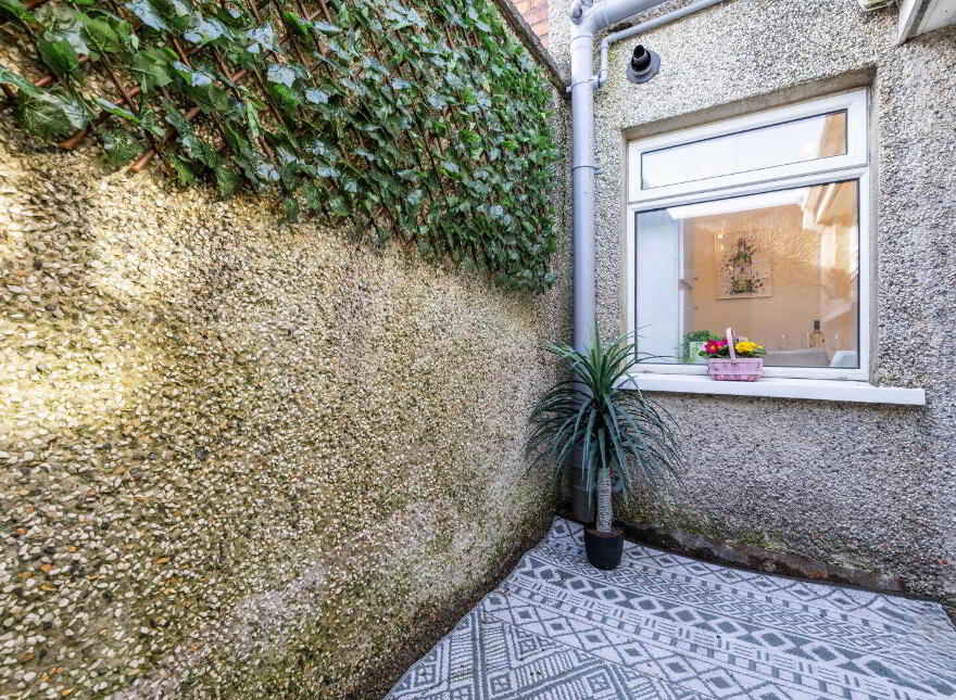 27 Sandbrook Park, Belfast, BT4 1NL