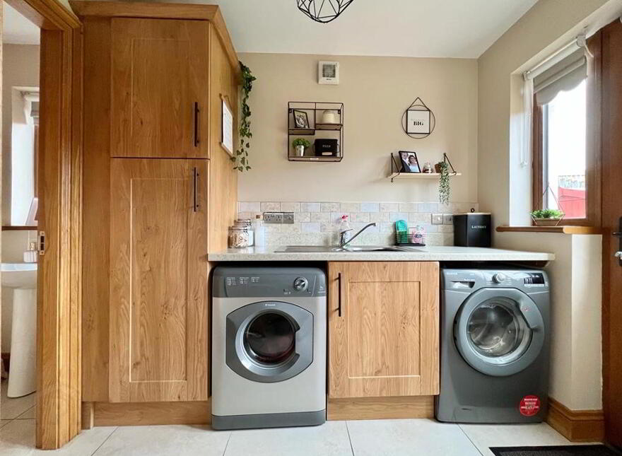 16 Riverdale Park, Portglenone, Ballymena, BT44 8HX