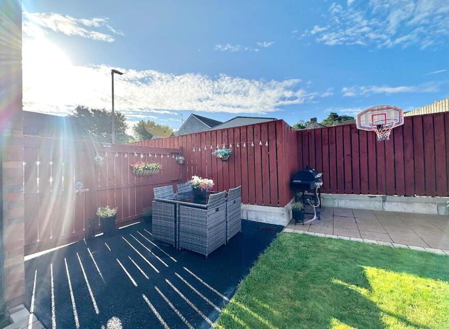 16 Riverdale Park, Portglenone, Ballymena, BT44 8HX