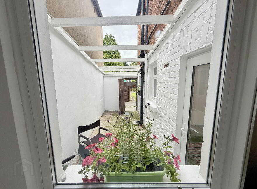 28 Victoria Avenue, Belfast, BT4 1QY