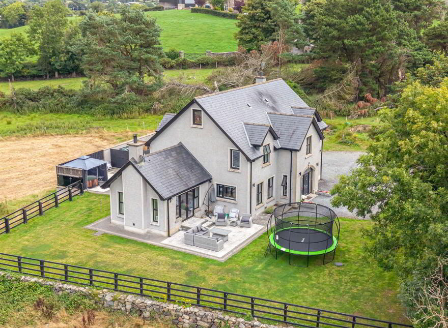 10 Bridge Road, Dromara, Dromore, BT25 2JL