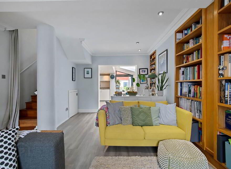 100 Downshire Road, Holywood, BT18 9LY