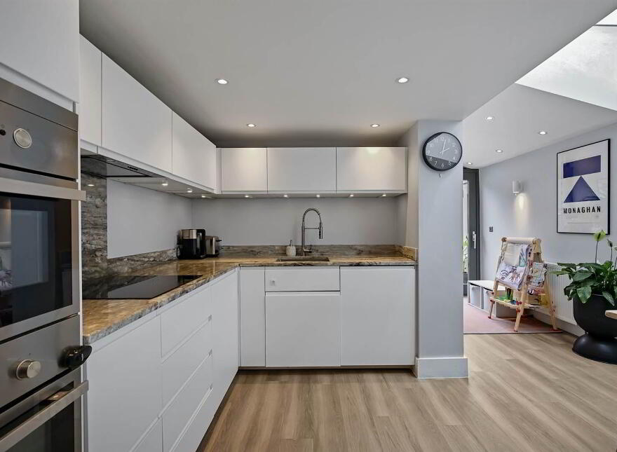 100 Downshire Road, Holywood, BT18 9LY