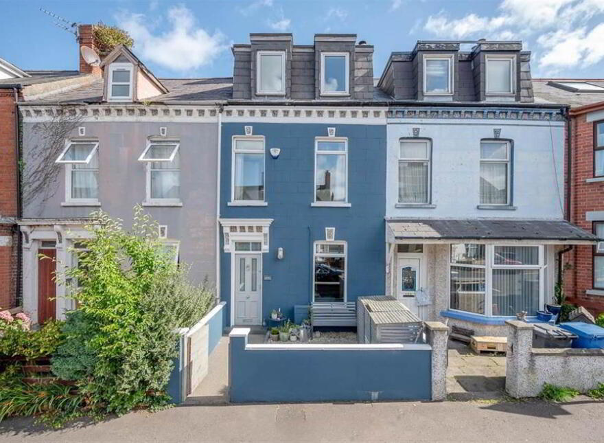 100 Downshire Road, Holywood, BT18 9LY