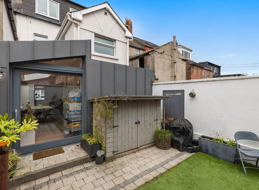 100 Downshire Road, Holywood, BT18 9LY