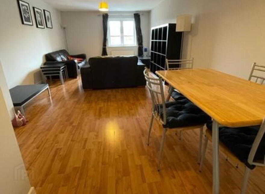 Apt 10, 35 Parkgate Avenue, Belfast, BT4 1JA