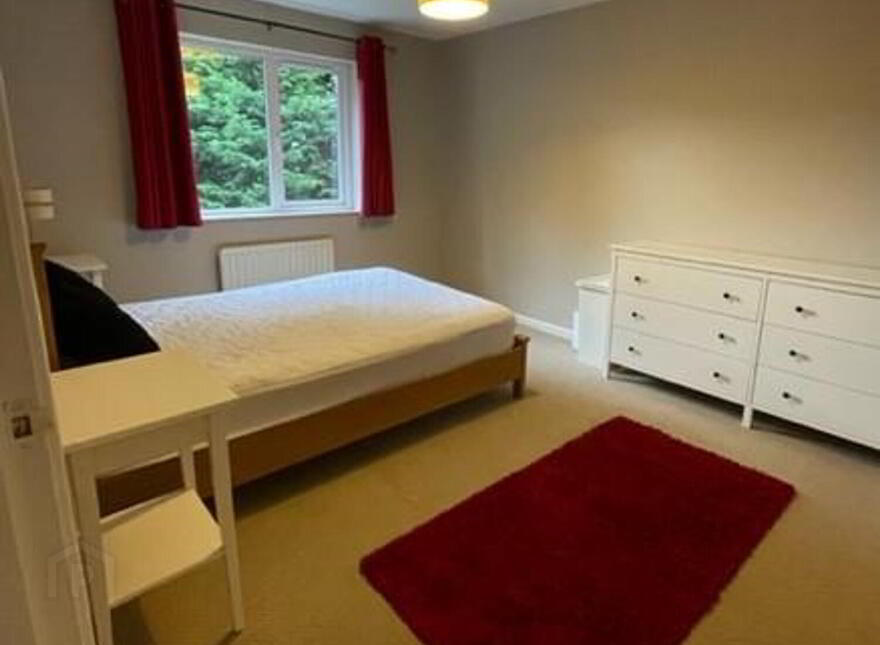 Apt 10, 35 Parkgate Avenue, Belfast, BT4 1JA