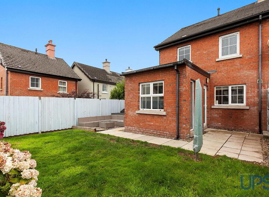 15 Lady Wallace Brae, Lisburn, BT28 3WN