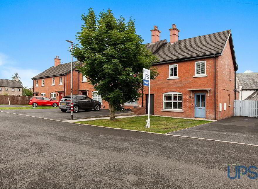 15 Lady Wallace Brae, Lisburn, BT28 3WN