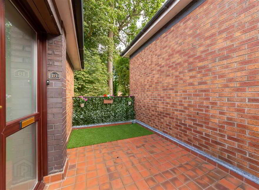 18 Glenburn Ford, Dunmurry, Belfast, BT17 9BF